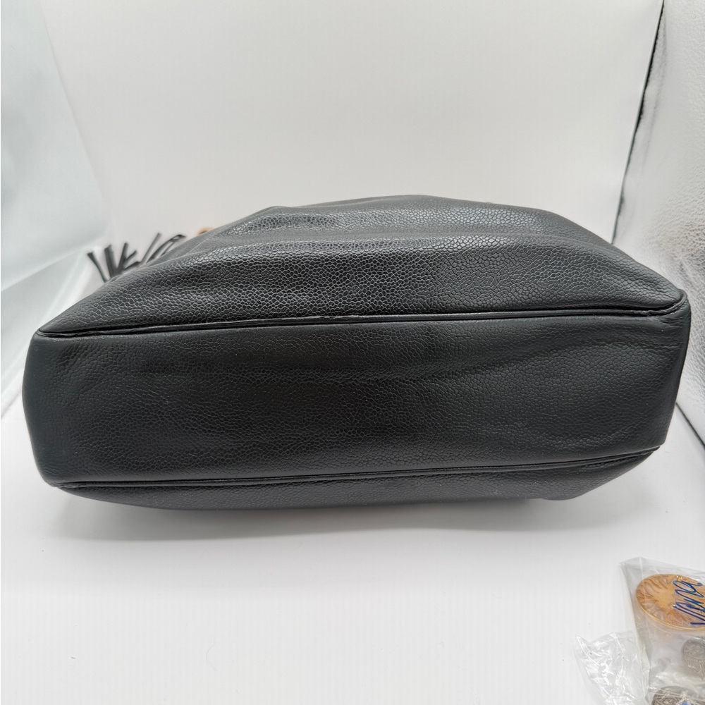 CHANEL Authentic Caviar Tote Bag - Picture 13 of 16